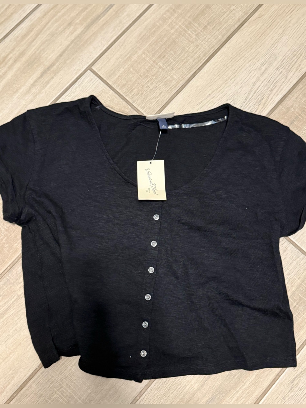 Universal thread Classic Black Short-Sleeve Button Front Shirt size medium NWT